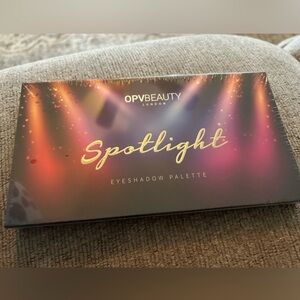 Spotlight Eyeshadow Palette - Multicolor